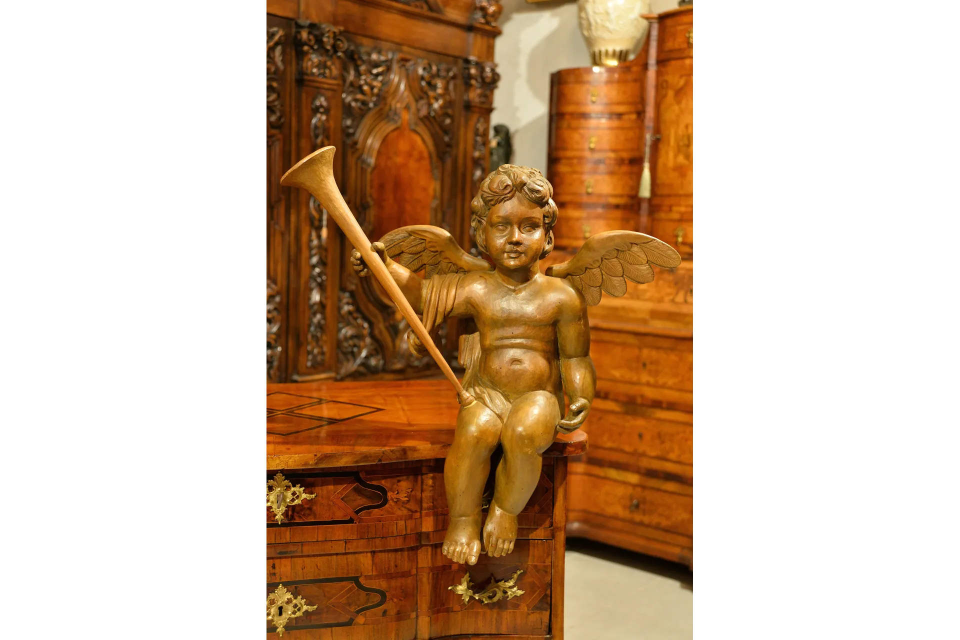 DUŻA DREWNIANA RZEŹBA USKRZYDLONE PUTTO