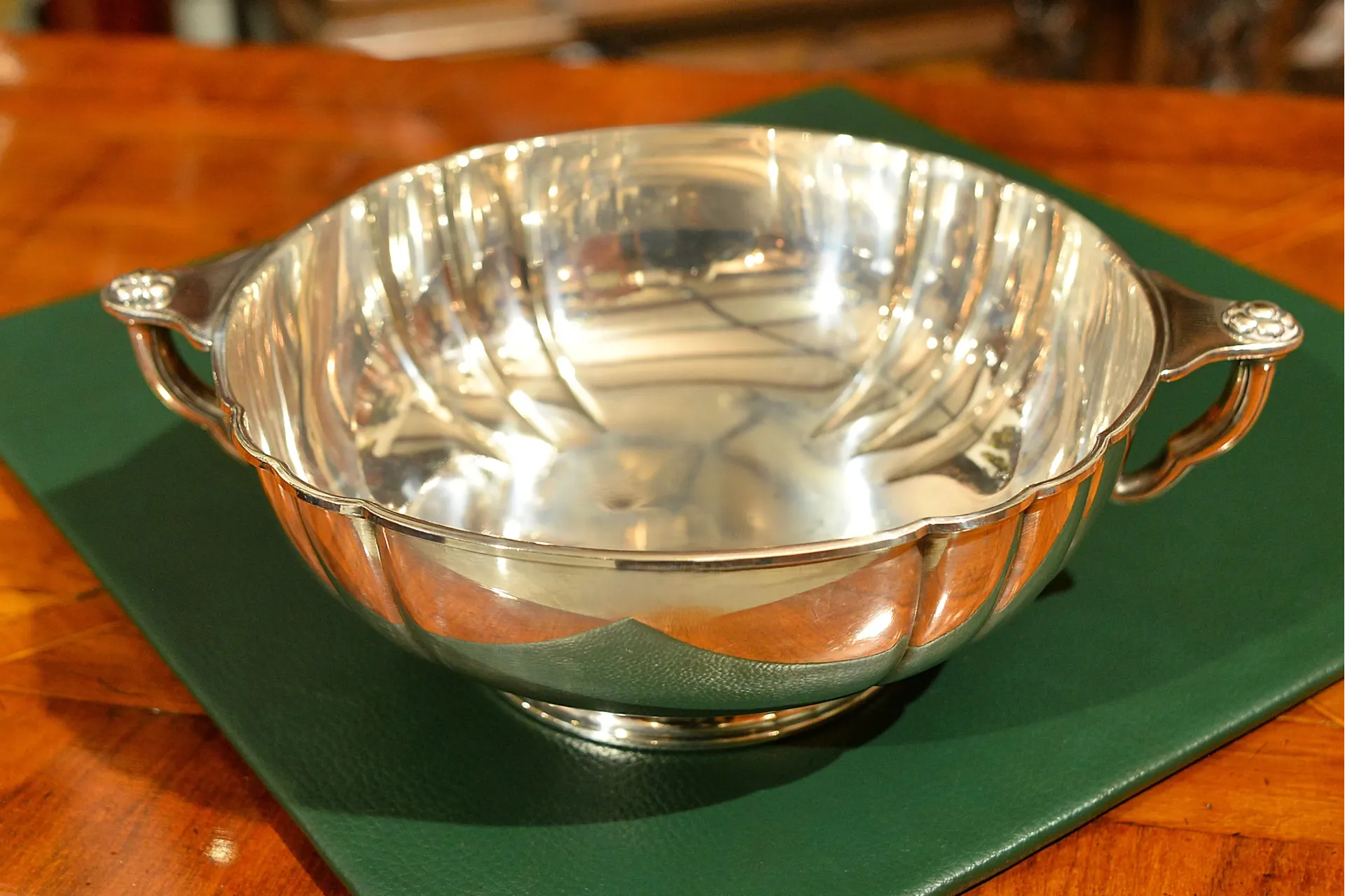 SREBRZONA MISA PATERA Z UCHWYTAMI 1930r