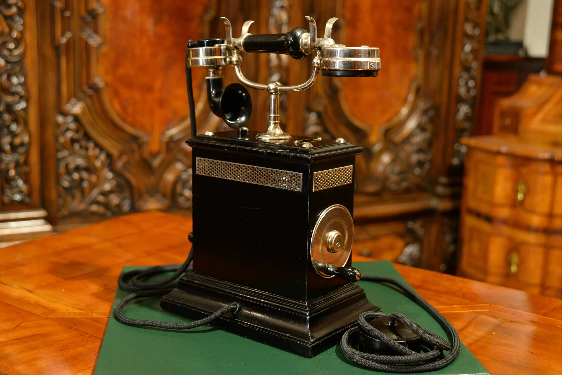 STARY TELEFON NA KORBKĘ Z POCZĄTKU XXw ok. 1910r