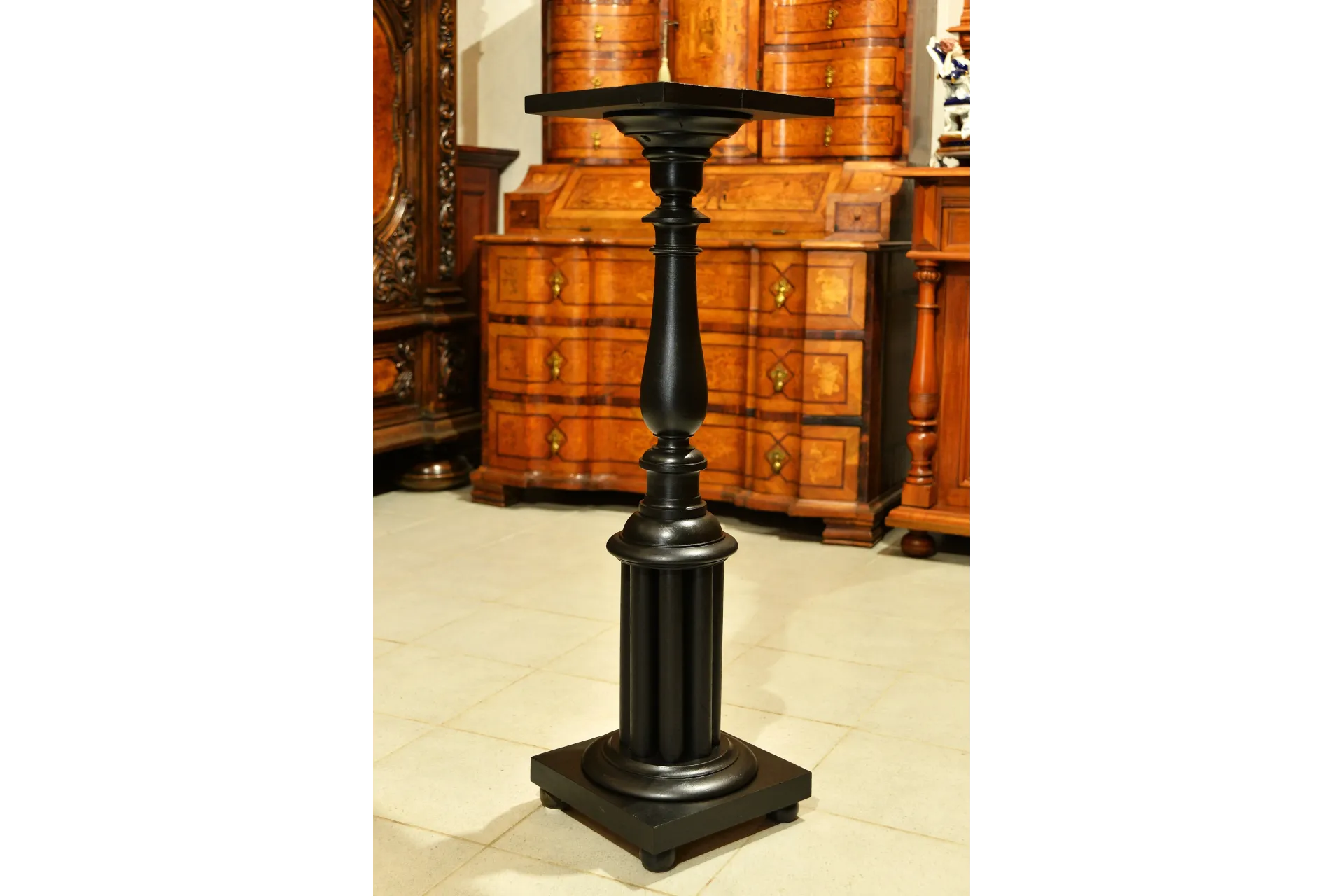 POSTUMENT KOLUMNA DREWNIANA ok. 1900r