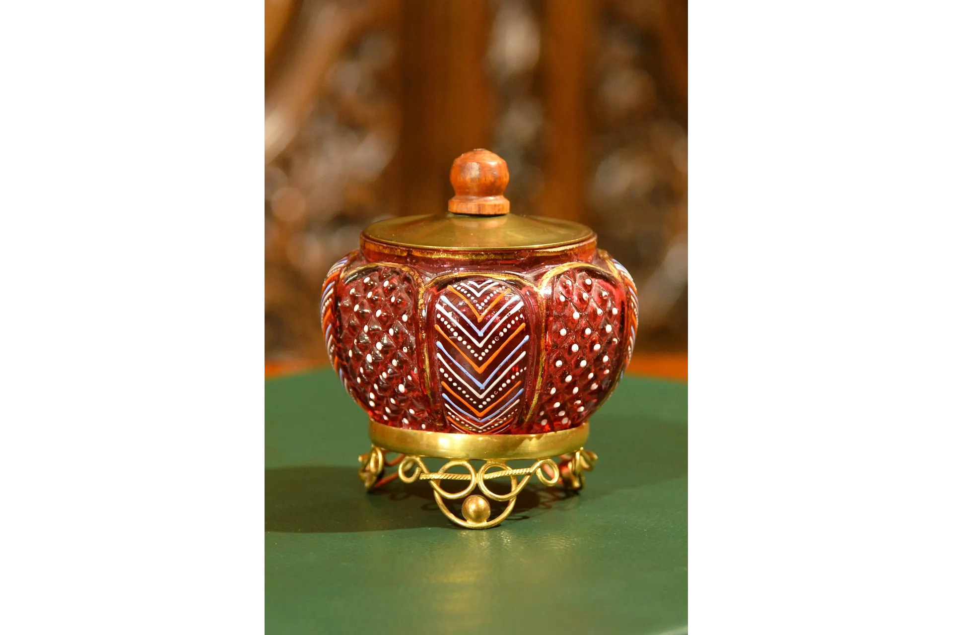 NIEDUŻA BOMBONIERA SZKLANA RĘCZNIE MALOWANA ok. 1920r