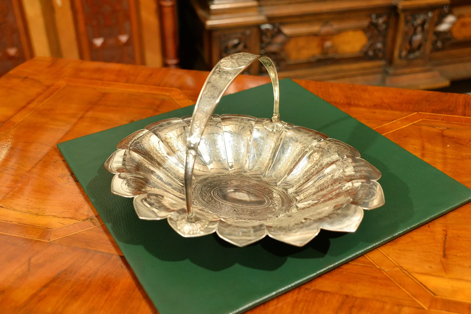 SREBRZONA PATERA Z UCHWYTEM KOSZ NA OWOCE