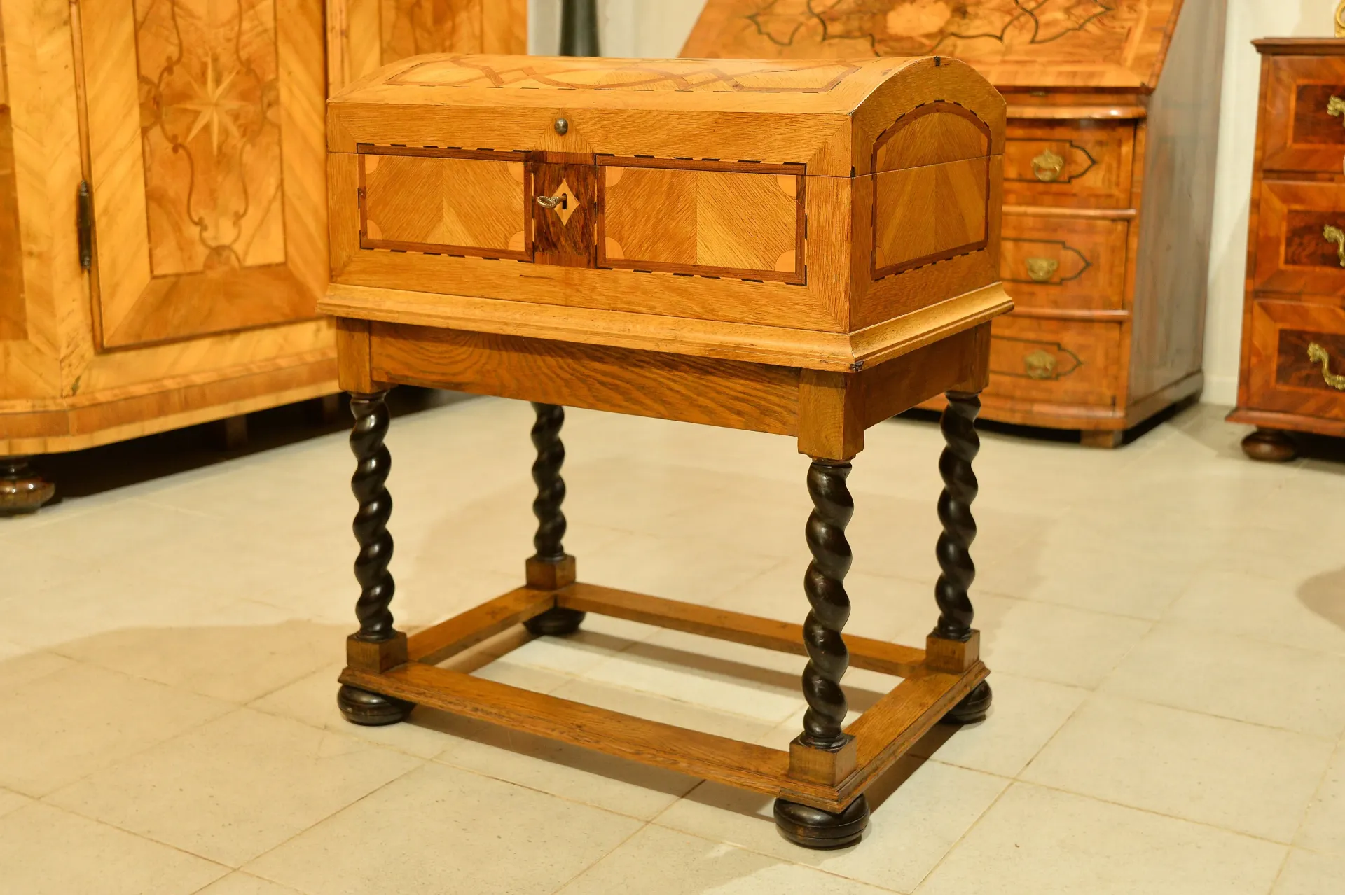 SKRZYNIA W STYLU BAROKOWYM XIXw ok. 1850r