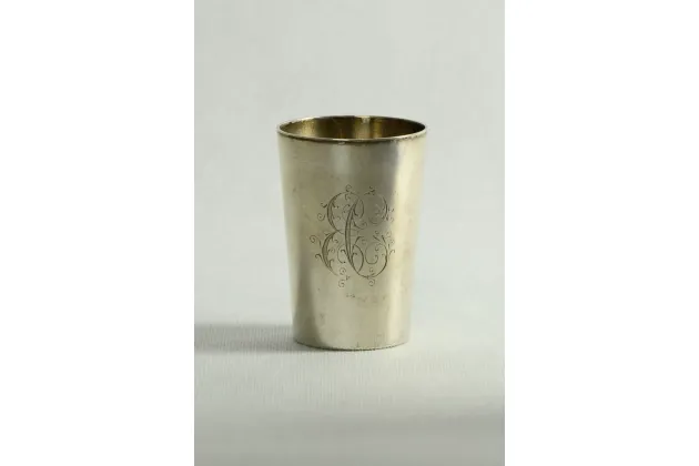 SREBRNY KUBEK Z MONOGRAMEM EC 1901r