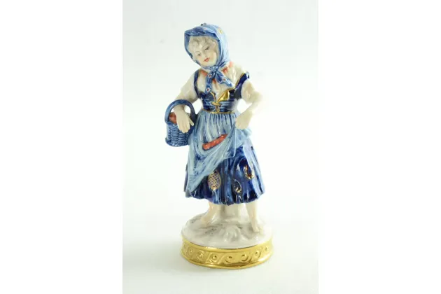 FIGURKA VOLKSTEDT DZIEWCZYNKA W CHUŚCIE 1915-36 /3/