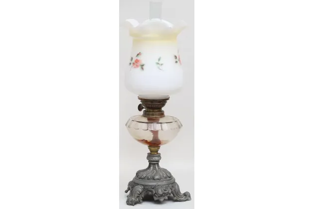 LAMPA NAFTOWA Z PRZEŁOMU WIEK&Oacute;W ok. 1900r