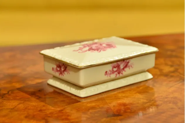 PUZDERKO SZKATUŁKA PORCELANOWA ROSENTHAL MARIA