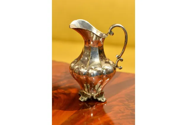POSREBRZANY MLECZNIK ok. 1900r