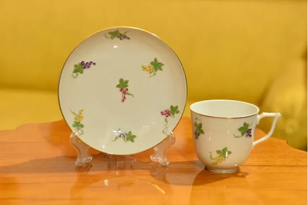 FILIŻANKA ZE SPODKIEM HEREND HUNGARY ok. 1950r