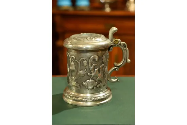 DUŻY KUFEL CYNOWY W STYLU BAROKOWYM
