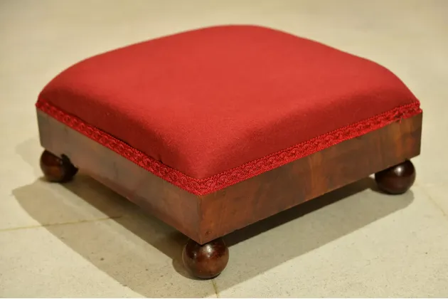 PODN&Oacute;ŻEK BIEDERMEIER ok. 1830r