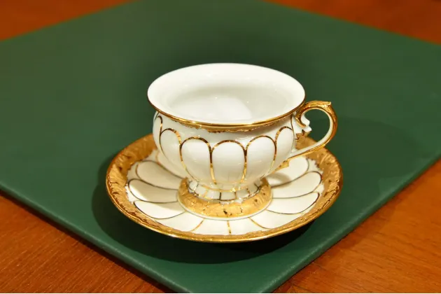 FILIŻANKA DO MOKKI MIŚNIA MEISSEN X-FORM 1930r