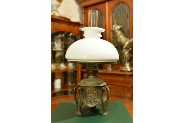 SECESYJNA LAMPA NAFTOWA NIETYPOWA FORMA ok. 1915r