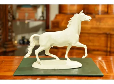 FIGURKA PORCELANOWA NYMPHENBURG KOŃ 1935r