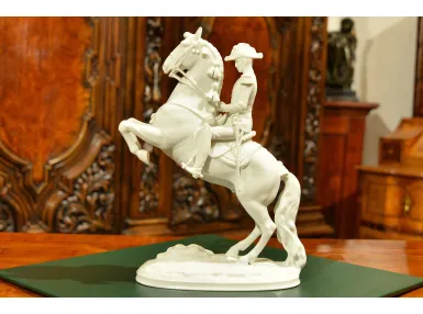 FIGURA PORCELANOWA - JEŹDZIEC NA KONIU - WIEDEŃ