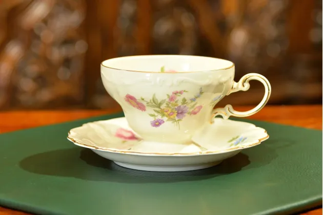 DUŻA FILIŻANKA DO HERBATY ROSENTHAL POMPADOUR ok. 1940r /1/