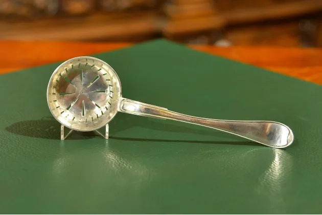 SITKO DO HERBATY ZI&Oacute;Ł SREBRO 32g 1808r