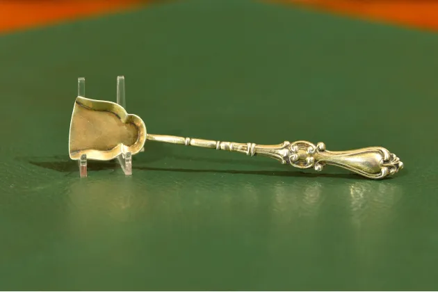 UROCZA NIEDUŻA ŁYŻECZKA SREBRO 6,5g 1865r