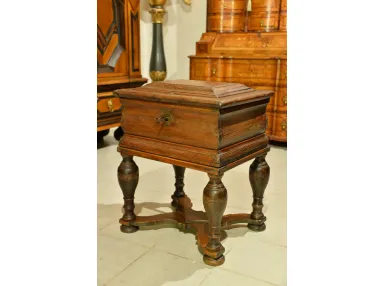 BAROKOWA SKRZYNIA NA WYSOKICH NOGACH ok. 1750r