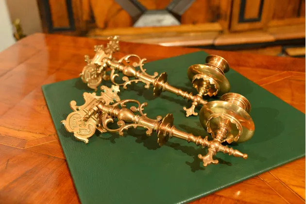 PARA OZDOBNYCH ŚWIECZNIK&Oacute;W DO PIANINA ok. 1880r