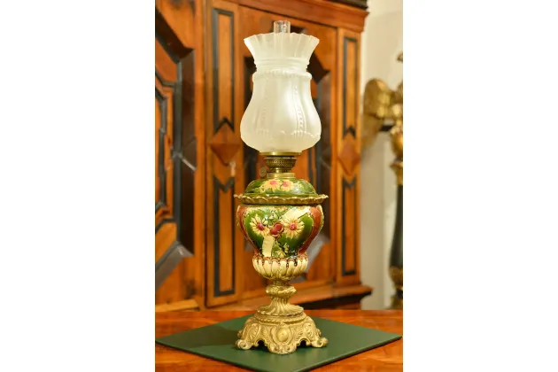 LAMPA NAFTOWA MAJOLIKA PIĘKNIE ZDOBIONA ok. 1920r