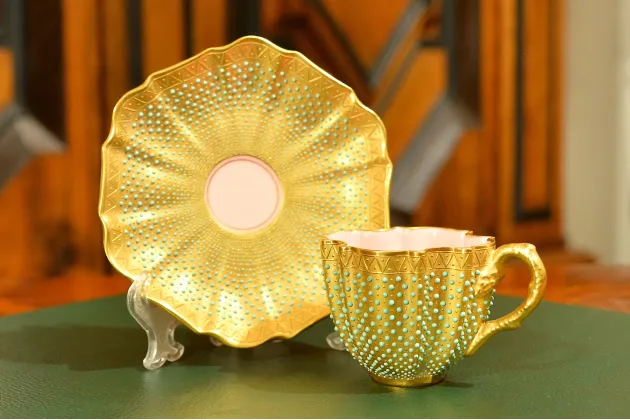 UNIKATOWA FILIŻANKA ZA SPODKIEM - JEWELED COALPORT 1891-1919r