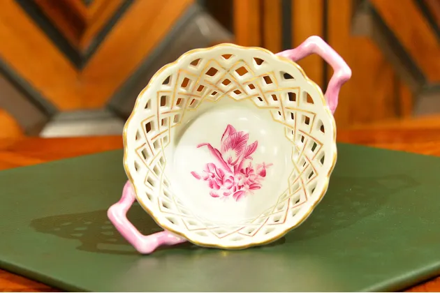 MAŁY KOSZYCZEK PORCELANOWY HEREND ok. 1960r