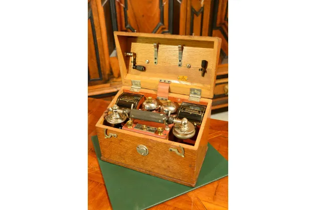 TELEFON POLOWY LARS MAGNUS ERICSSON & Co.  100% ORYGINAŁ ok. 1900r